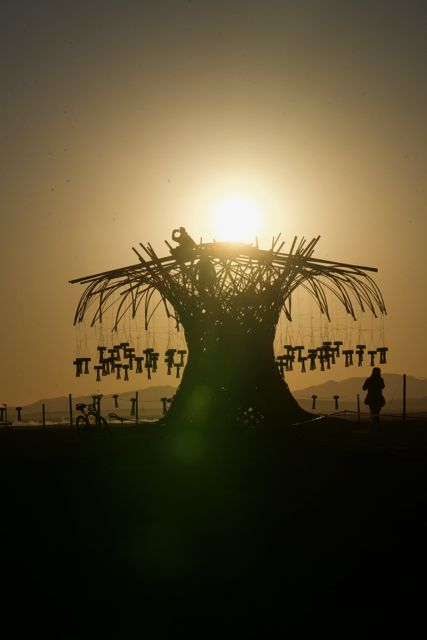 The sun lands in the ring.